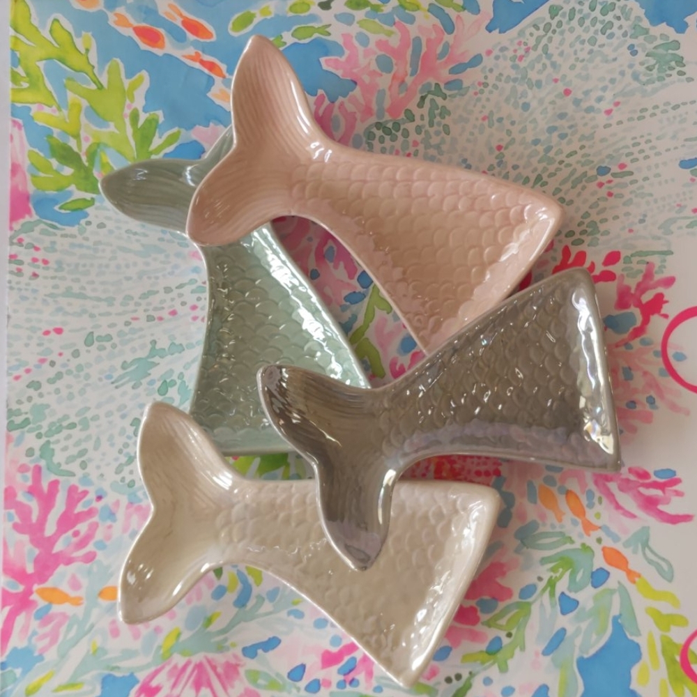 Pearlescent Ceramic Mermaid Tail Trinket Tray